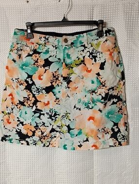 croft & barrow Black Floral Skorts with Peach & Teal Accents